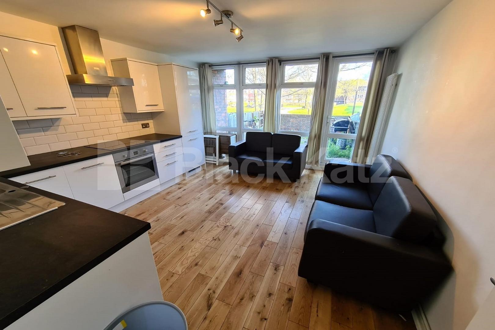 Ground floor duplex apartment with patio garden Carey Gardens, Vauxhall/Battersea